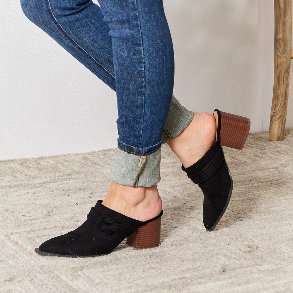 NEW QUPID Black Vegan Suede Leather Braided Trim Pointed Toe Slip On Mules Shoes - Picture 1 of 5